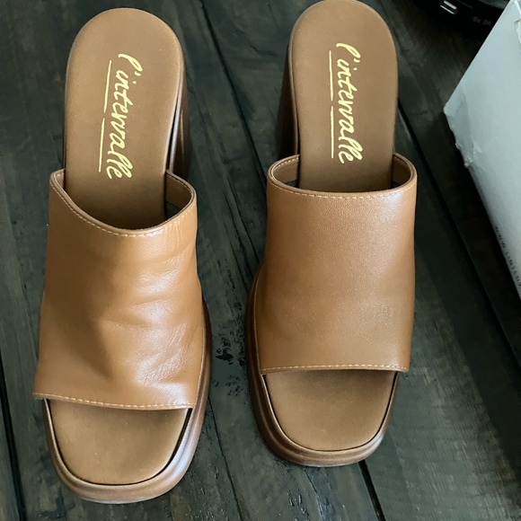 L'Intervalle Sandals - New in Box - Picture 2 of 7